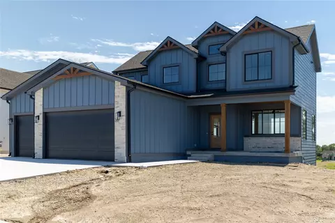 2607 Ponte Pl, Adel, IA 50003