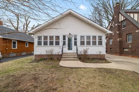 2120 40th St, Des Moines, IA 50310