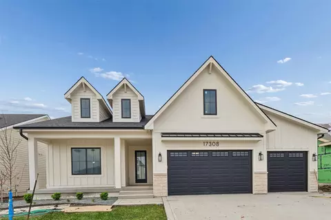 17308 Northview Dr, Urbandale, IA 50323