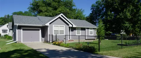 710 N 3rd Ave, Winterset, IA 50273