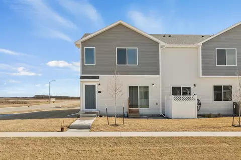 2828 Quartz Ave NE, Bondurant, IA 50035