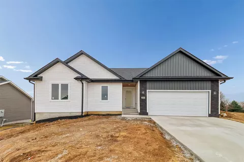 1511 W Lincoln Pl, Indianola, IA 50125