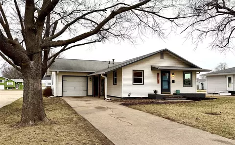1501 W Roosevelt St, Knoxville, IA 50138