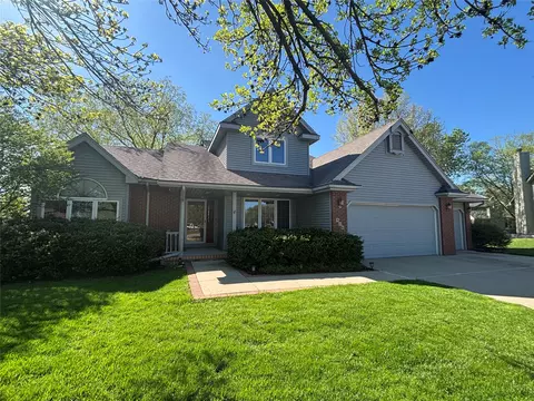 906 NE Barrington Ct, Ankeny, IA 50021