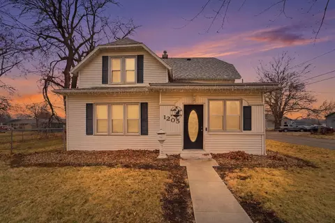 1205 S 2nd St, Oskaloosa, IA 52577
