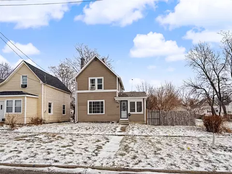 1019 E 8th St, Des Moines, IA 50316