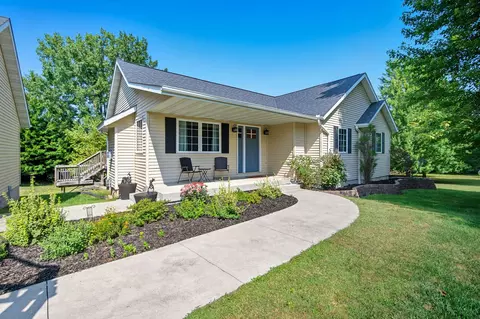 4717 Canfield Dr, Panora, IA 50216