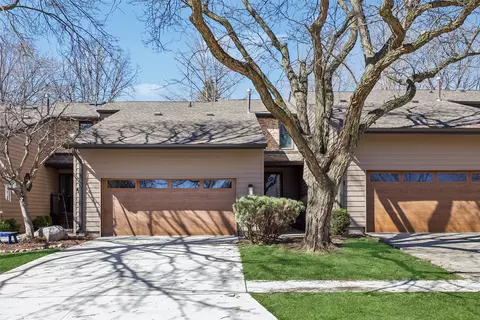 4817 Cedar Dr, West Des Moines, IA 50266