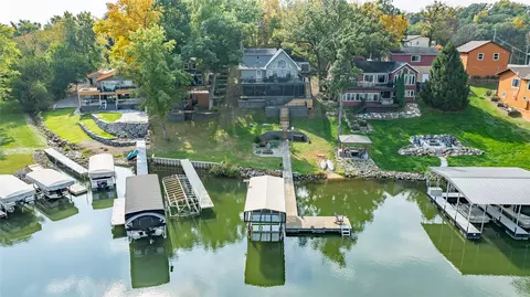 207 Cottage Ln, Montezuma, IA 50171