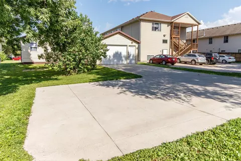Exterior - 209 S Kellogg St, Ames, IA 50010 photo 4 of 7