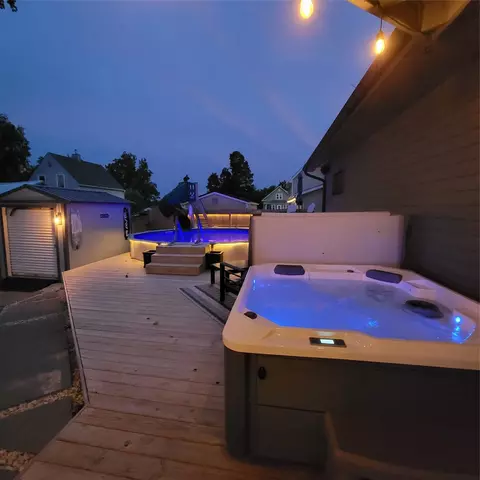 103 NE 4th St, Panora, IA 50216
