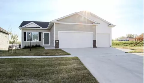 964 NE 64th Ave, Des Moines, IA 50313