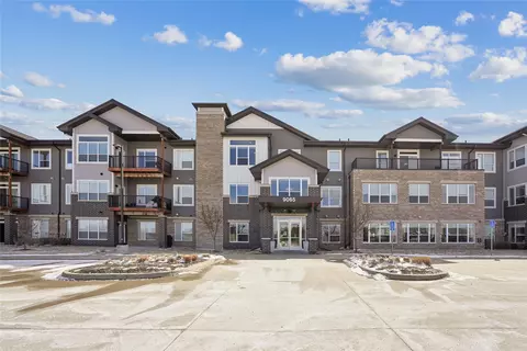 9065 Bishop Dr #213, West Des Moines, IA 50266