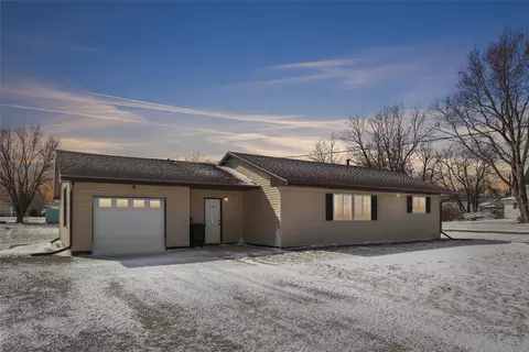 713 E Jasper St, Pleasantville, IA 50225