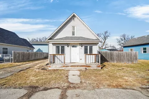516 W Spring St, Colfax, IA 50054