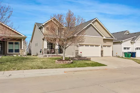 13015 Alpine Dr, Urbandale, IA 50323