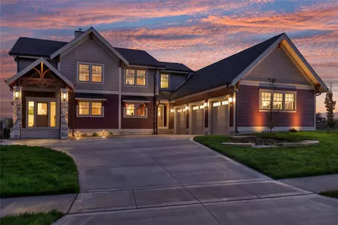 11988 Meadow Springs Dr, Johnston, IA 50131