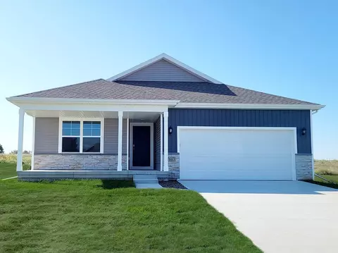 2922 Plum Dr, Norwalk, IA 50211