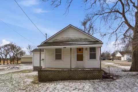 6525 NE Rising Sun Dr, Pleasant Hill, IA 50327