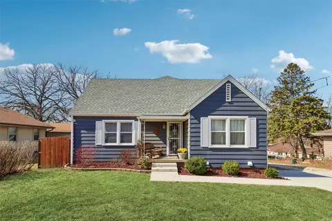 904 E 35th St, Des Moines, IA 50317