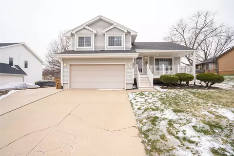 1221 E 14th St, Norwalk, IA 50211