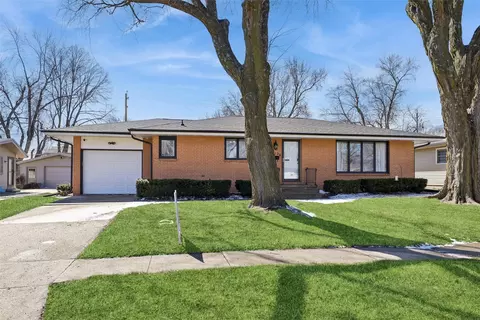313 SE 9th St, Ankeny, IA 50021