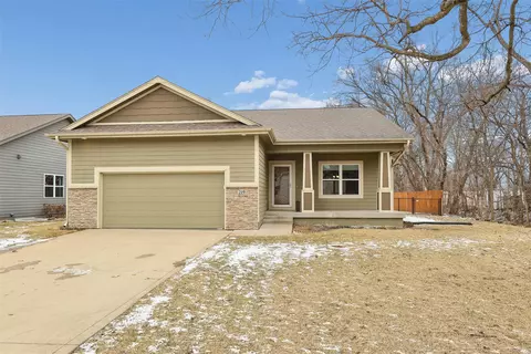 219 S 12th St, Adel, IA 50003