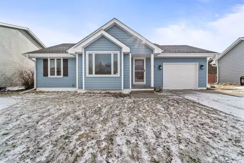713 S 13th St, Nevada, IA 50201