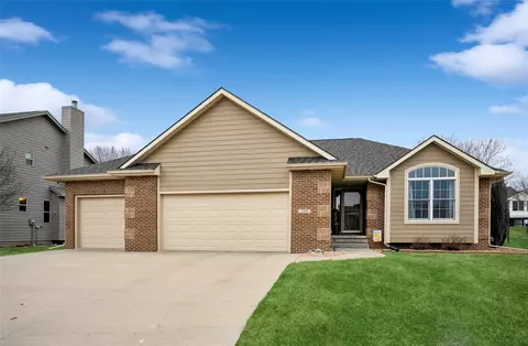 208 NW 14th St, Grimes, IA 50111