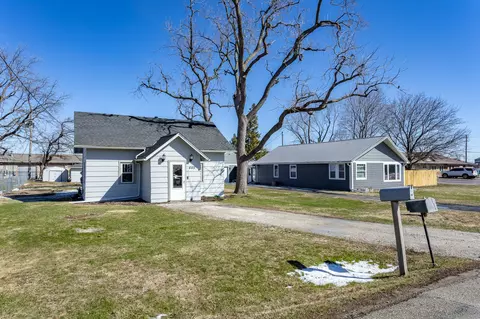 445 Laurel St, Waukee, IA 50263