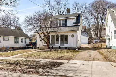 2318 E 11th St, Des Moines, IA 50316