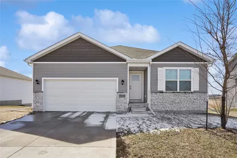 1020 25th St SE, Altoona, IA 50009