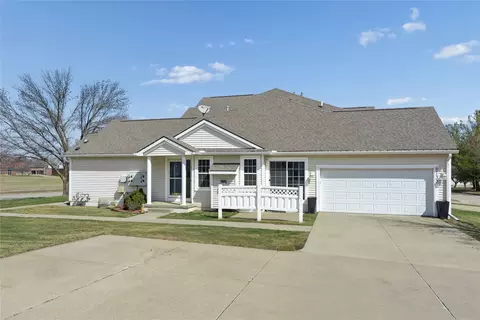 8733 Hanworth Dr, Johnston, IA 50131