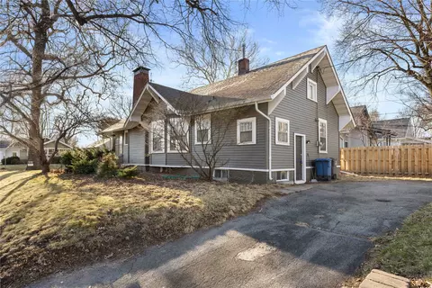 1344 45th St, Des Moines, IA 50311