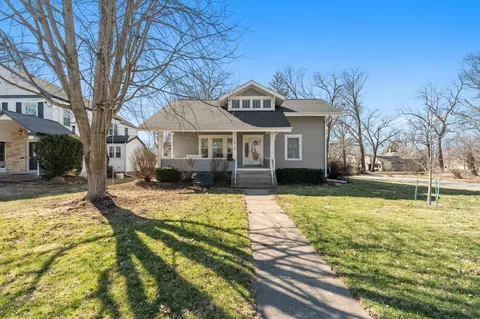 1017 S 6th Ave W, Newton, IA 50208