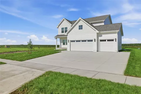 1204 Meadowland Ct NW, Bondurant, IA 50035