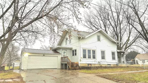 701 E 5th St N, Newton, IA 50208