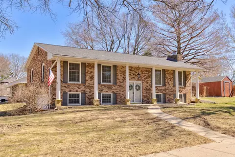 4003 SW 30th St, Des Moines, IA 50321