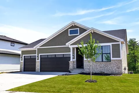 1625 NW Parkside Ln, Waukee, IA 50263
