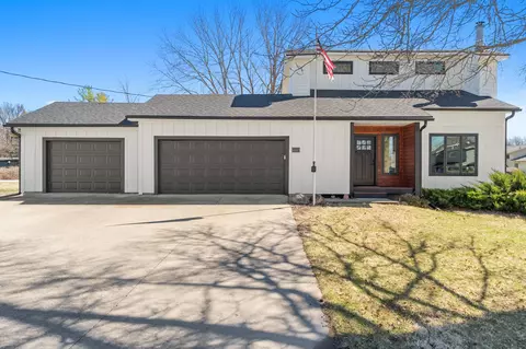 8837 NW 71st Ct, Johnston, IA 50131