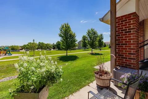 1805 SW White Birch Cir #6, Ankeny, IA 50023