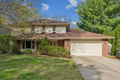1016 45th St, West Des Moines, IA 50266