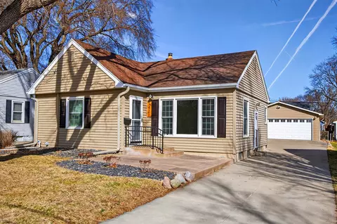 1421 57th St, Des Moines, IA 50311