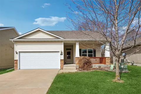 10023 N Glenstone Ct, Johnston, IA 50131