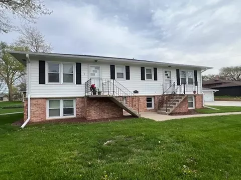 4713 Ontario St, Ames, IA 50014