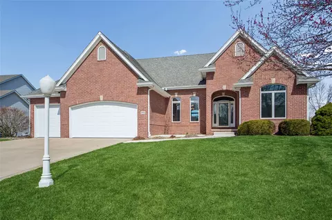 3405 NE Briarwood Dr, Ankeny, IA 50021