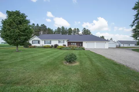 13214 S 112th Ave E, Sully, IA 50251