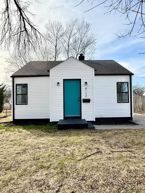 4112 Oxford St, Des Moines, IA 50313