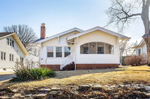 3318 School St, Des Moines, IA 50311