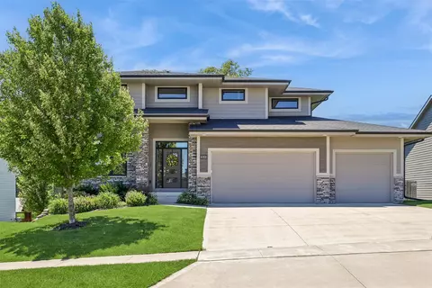 640 Daybreak Dr, Waukee, IA 50263